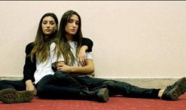 《连体》在线观看,生死相依的奇迹之旅